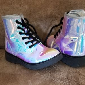 Holographic boots
